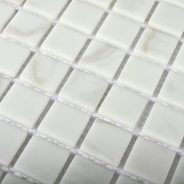 Mia white (matt) 300*300 23*23*4