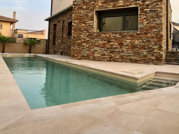 Фронтальная ступень Urban Anti-Slip Rect. Beige 30 30x31.5 от Gres de Aragon (Испания)